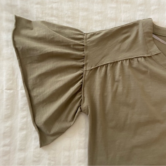 Chelsea & Violet Green Oversized Boho Bell Sleeved Top - Picture 7 of 13